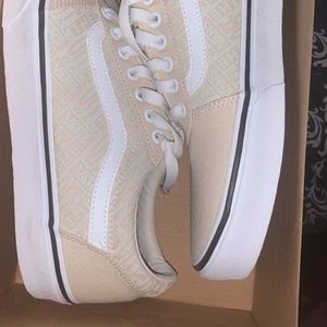 Tan vans